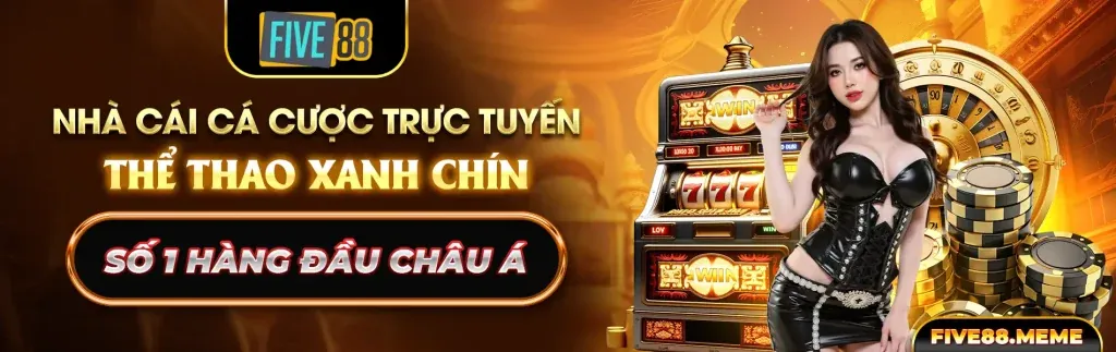 Cầu thủ bóng đá trên sân cỏ